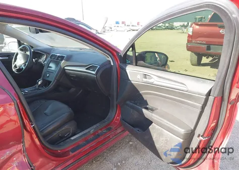 2014 Ford Fusion Titanium z USA, uszkodzony, nr VIN 3FA6P0D94ER108505